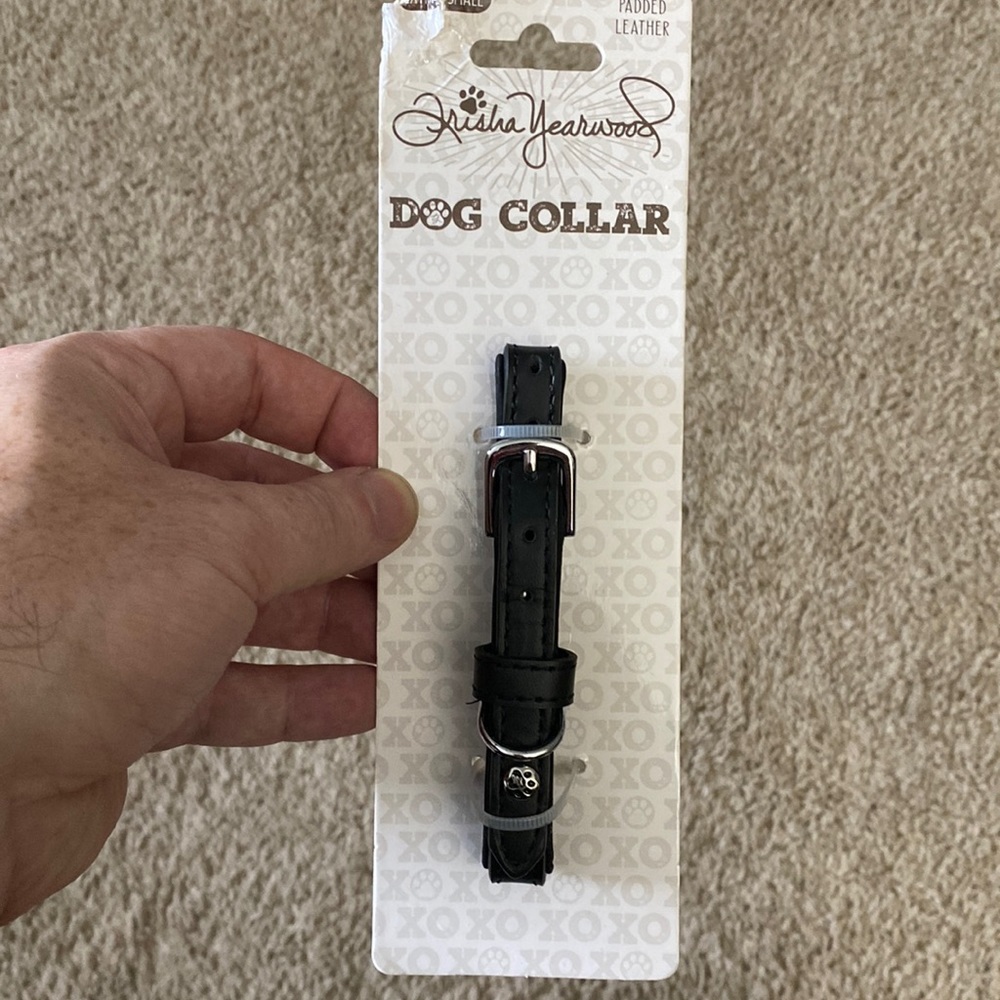 Trisha yearwood dog collar